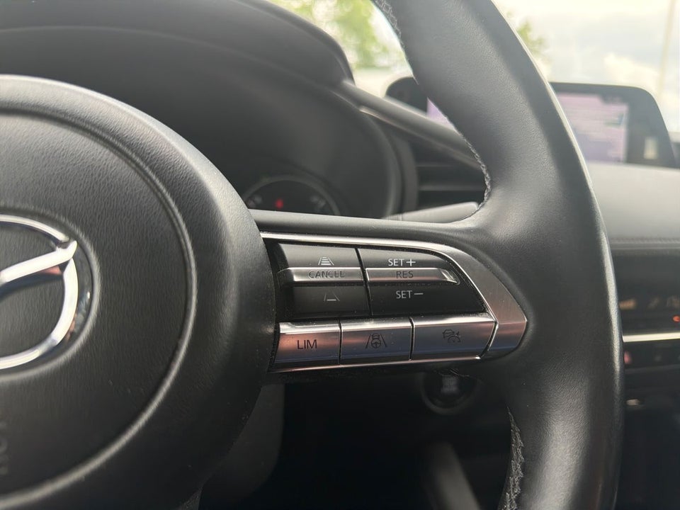 Mazda 3 2,0 SkyActiv-G 122 Cosmo aut. 4d