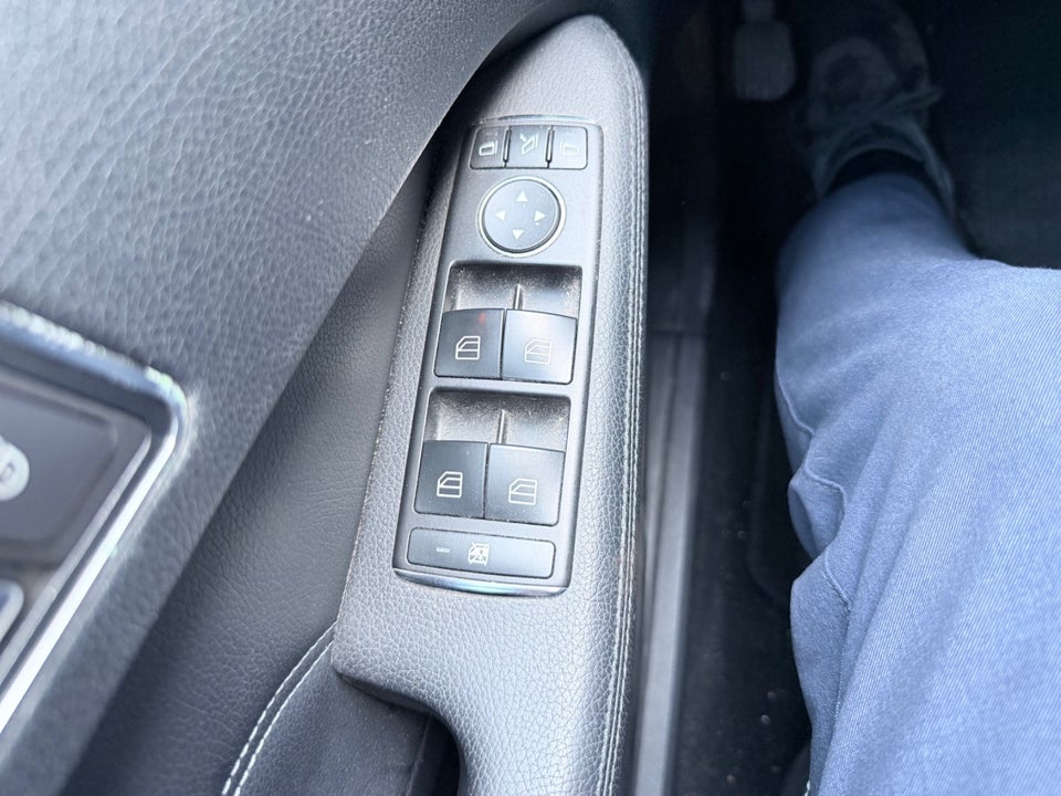 Mercedes E220 2,2 CDi Avantgarde stc. aut. 5d