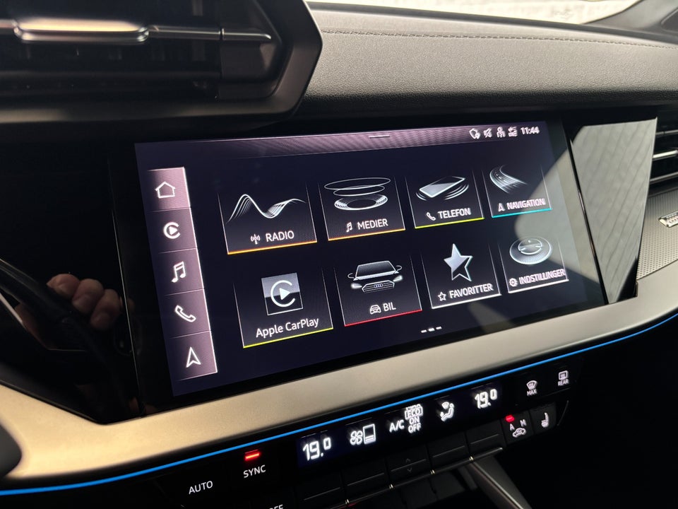 Audi A3 40 TFSi e S-line Sportback S-tr. 5d