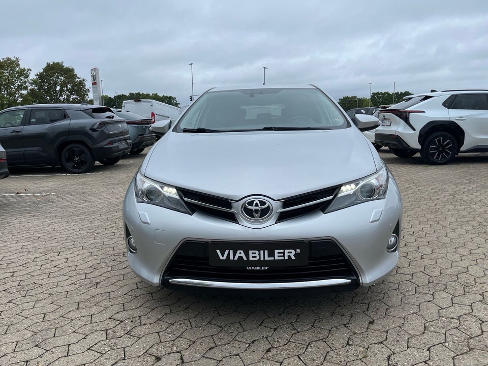Toyota Auris 1,6 T2 Premium Comfort 5d