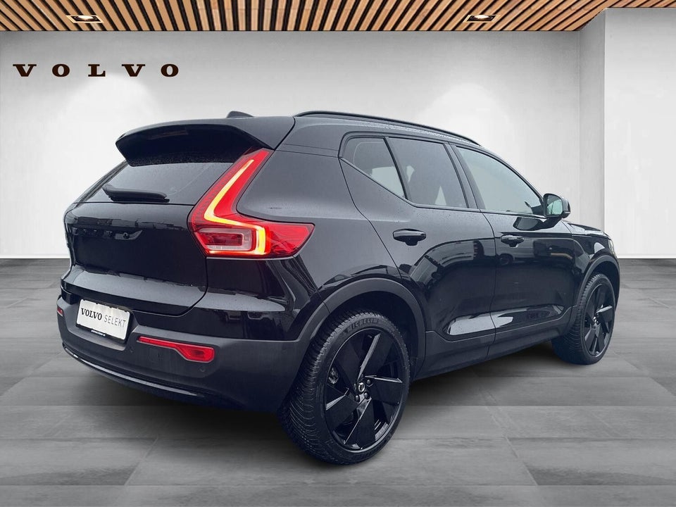 Volvo EX40 Extended Range Black Edition 5d