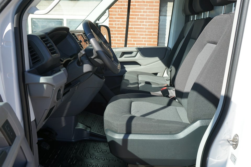 VW Crafter 35 2,0 TDi 140 Kassevogn L3H1