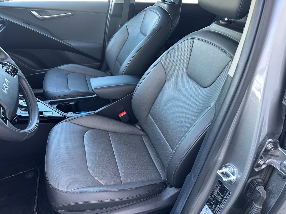 Kia Niro 64 EV Upgrade 5d