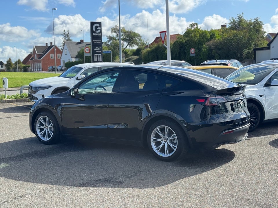Tesla Model Y RWD 5d
