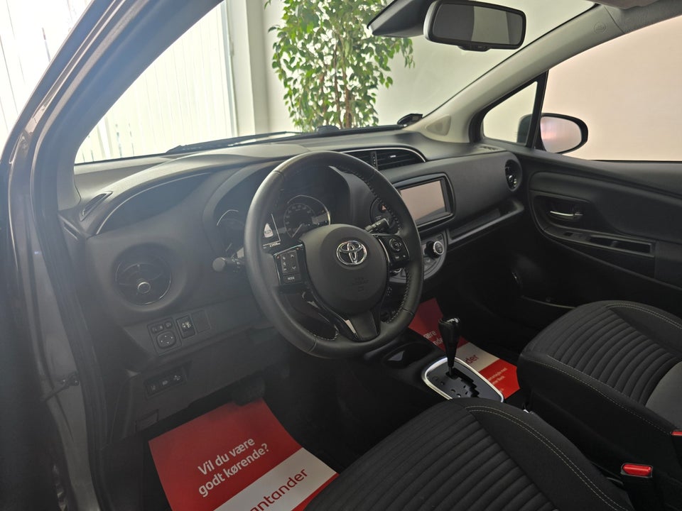 Toyota Yaris 1,5 Hybrid H3 Limited Smart e-CVT 5d