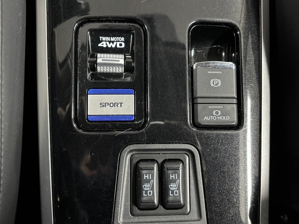 Mitsubishi Outlander 2,4 PHEV Invite CVT 4WD 5d