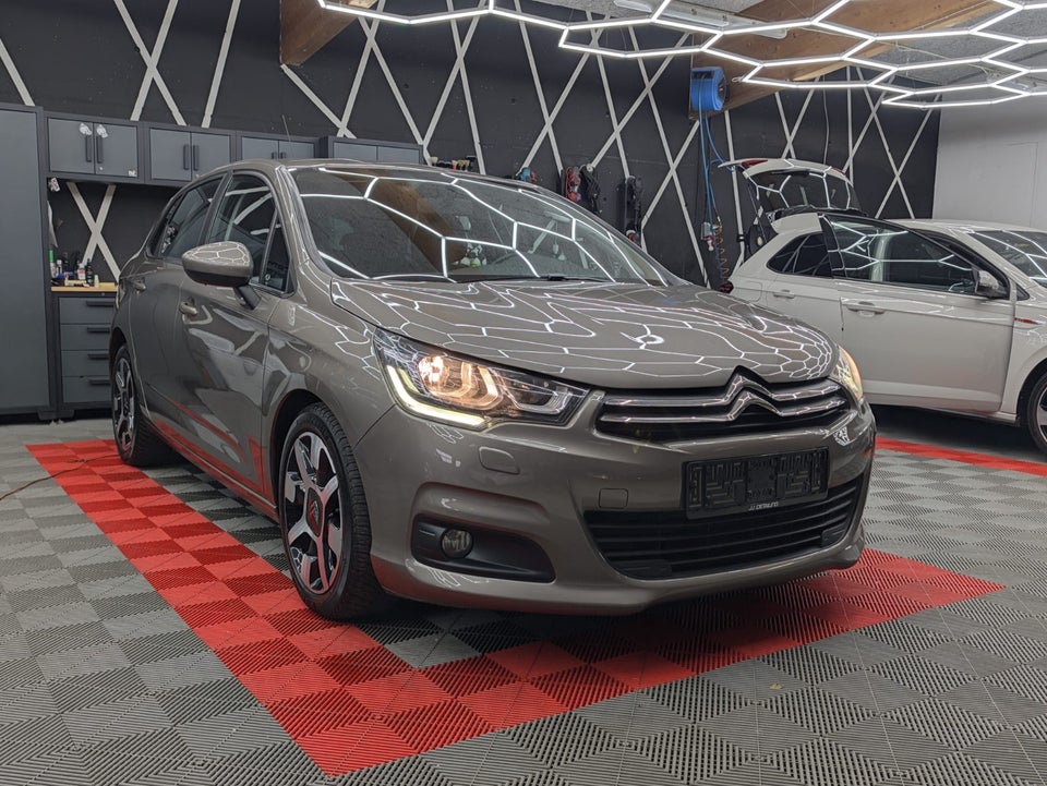 Citroën C4 1,6 BlueHDi 120 Challenge EAT6 5d