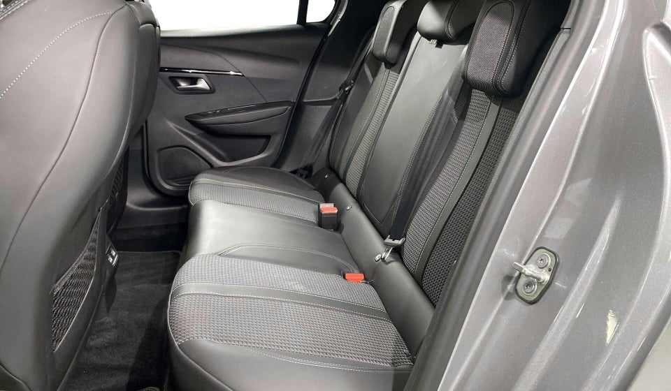 Peugeot e-208 50 GT 5d