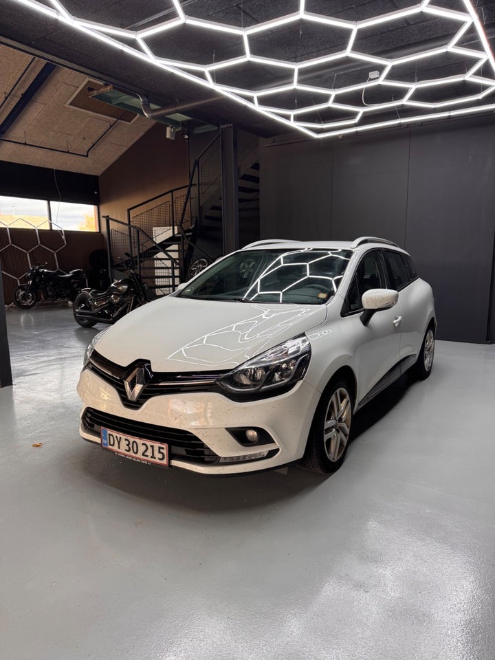Renault Clio IV 1,5 dCi 90 Limited Sport Tourer 5d