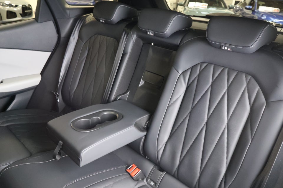 Ford Explorer 82 Premium Extended Range 5d