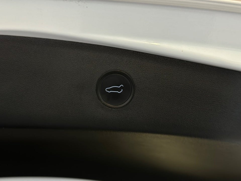 Tesla Model 3 Standard Range+ RWD 4d