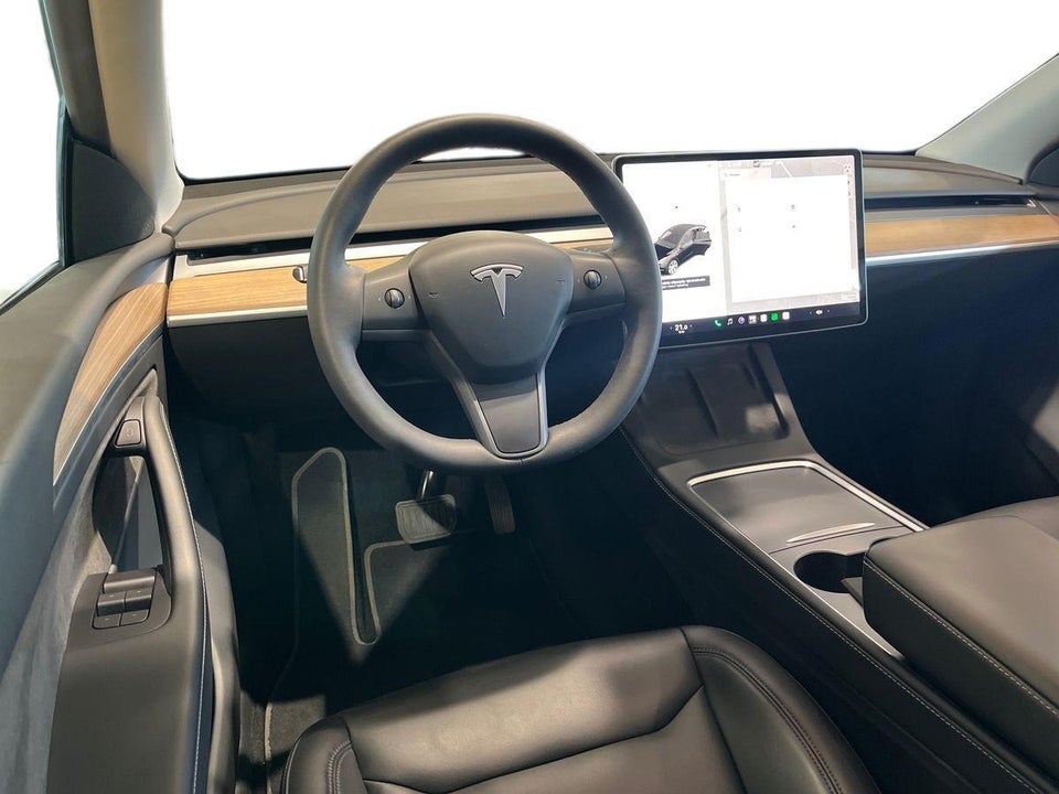 Tesla Model Y Long Range AWD 5d