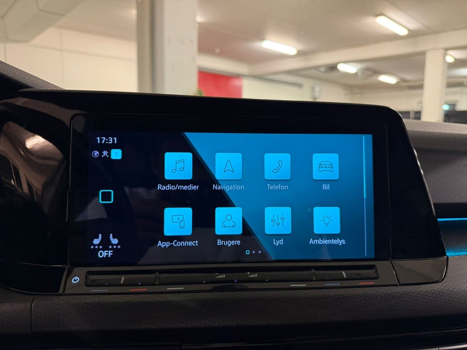 VW Golf VIII 1,4 GTE DSG 5d