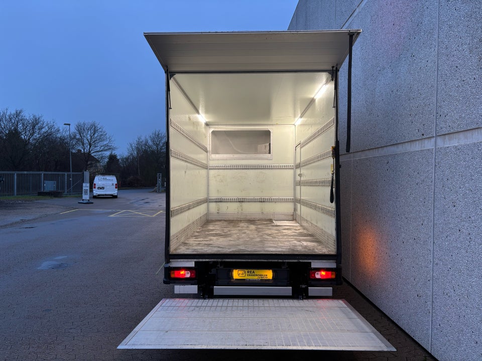 Iveco Daily 3,0 35S18 4100mm Box m/lift AG8