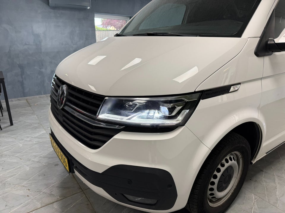 VW Transporter 2,0 TDi 150 Kassevogn DSG lang