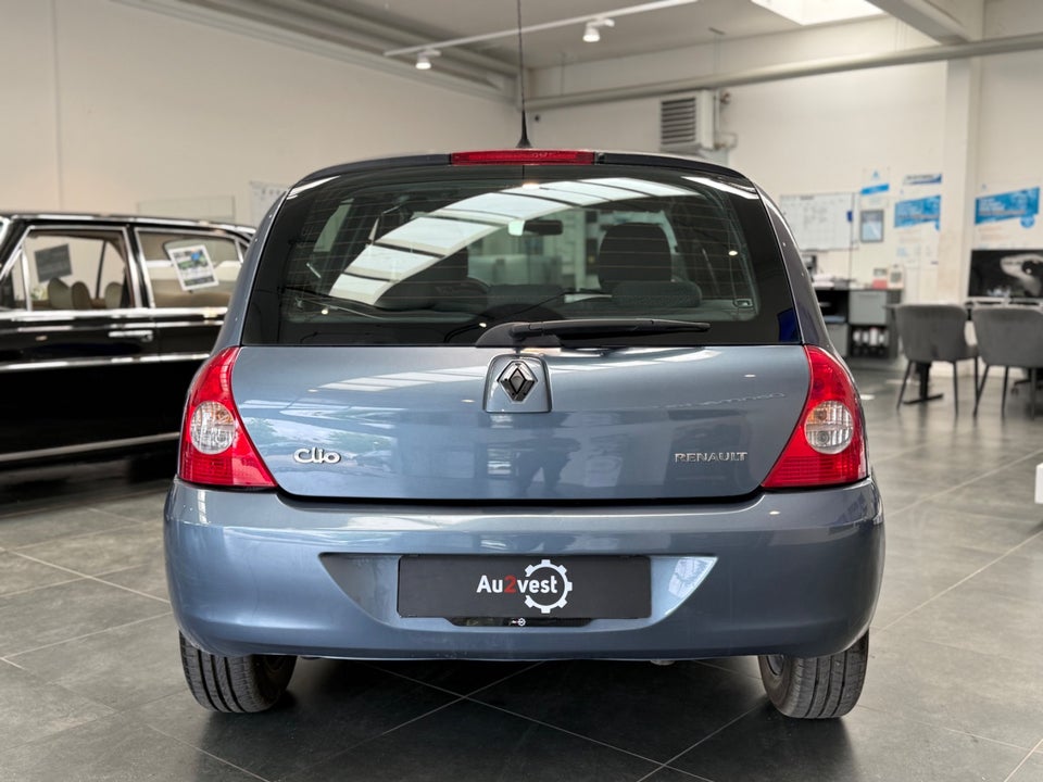 Renault Clio II 1,2 8V Storia 3d