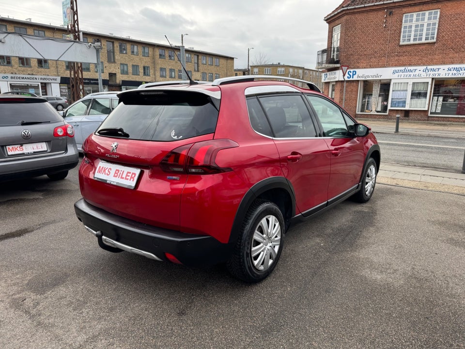 Peugeot 2008 1,2 e-THP 110 Allure Sky 5d