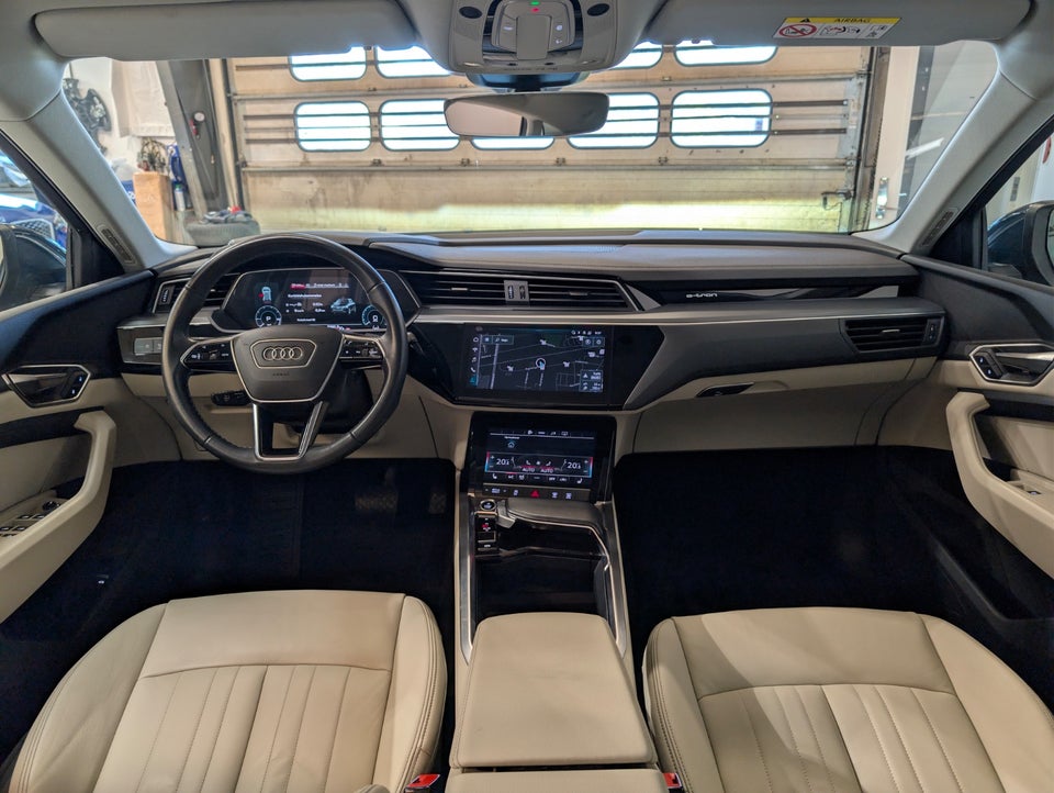 Audi Q8 e-tron 55 Advanced quattro 5d