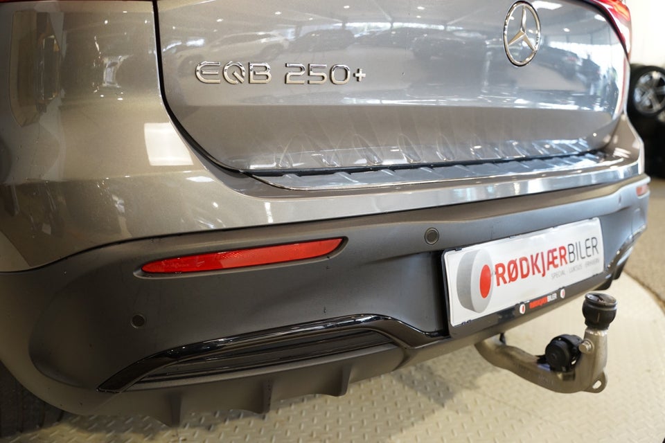 Mercedes EQB250+ AMG Line 5d