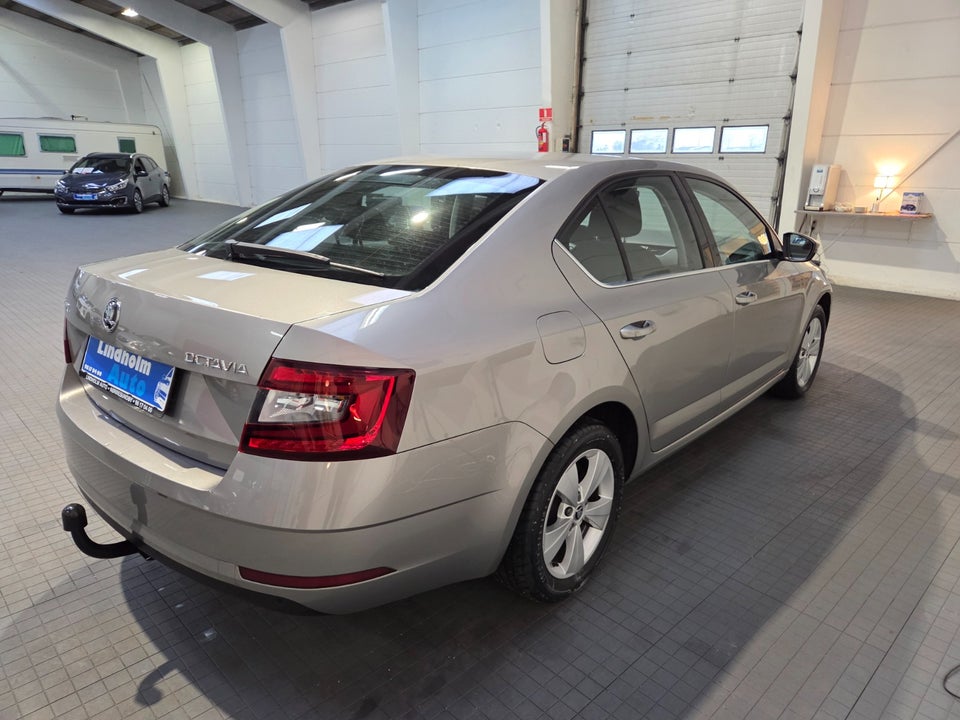 Skoda Octavia 1,6 TDi 115 Style DSG 5d