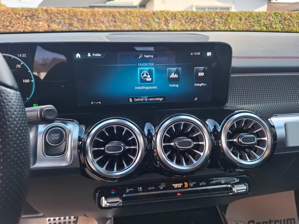 Mercedes EQB250 AMG Line 5d