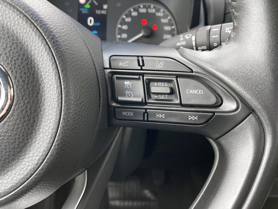 Toyota Yaris 1,5 Hybrid Active Tech e-CVT 5d