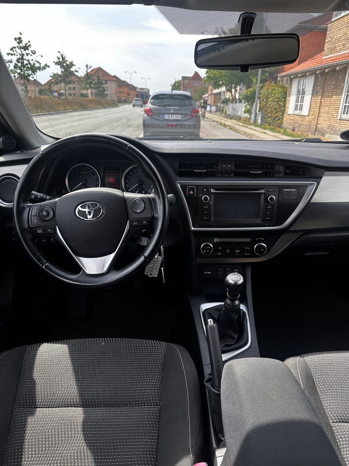 Toyota Auris 1,3 VVT-i T2+ 5d