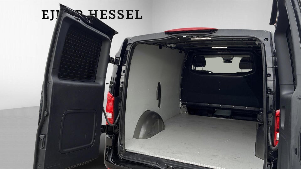 Mercedes eVito 129 Tourer PRO L Van