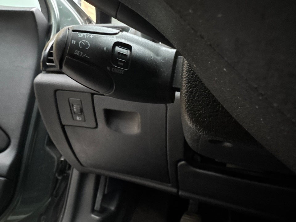 Peugeot 407 1,6 HDi 109 Premium SW 5d