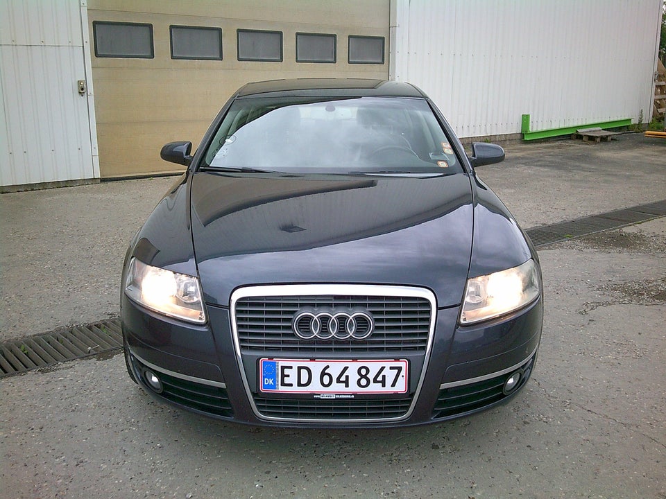 Audi A6 2,4 V6 4d