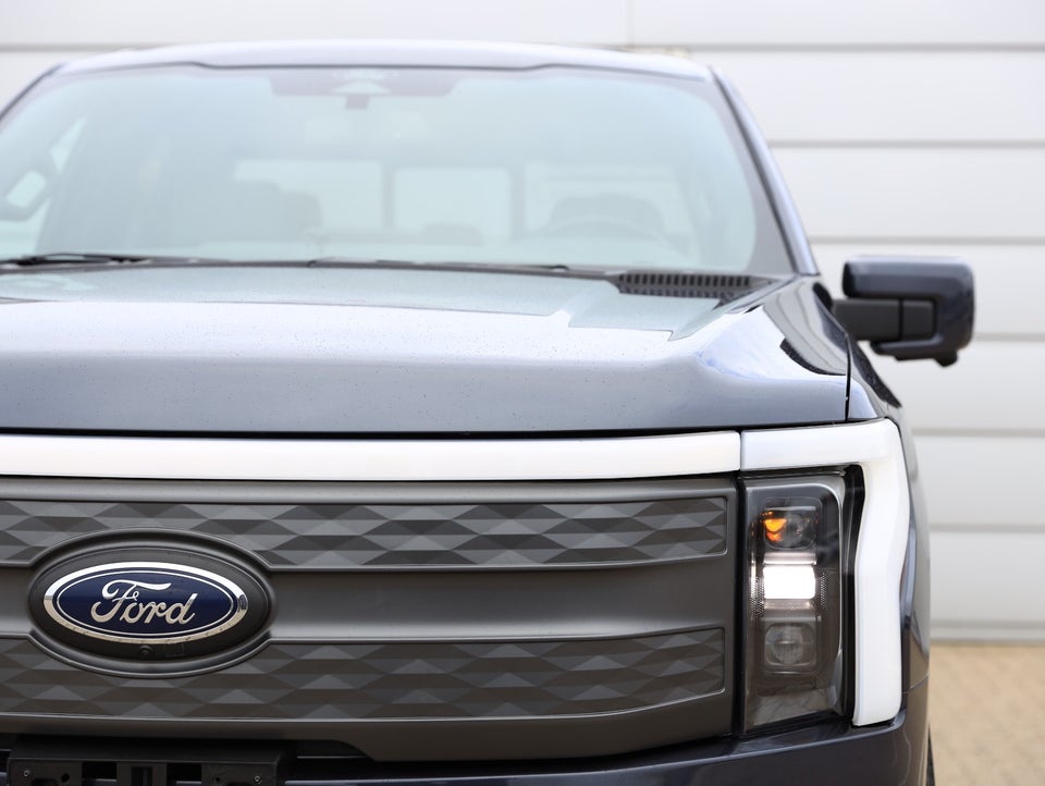 Ford F-150 Lightning Lariat Standard Range 4d