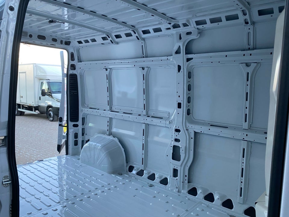 Fiat Ducato 35 Maxi 2,2 MJT 180 Kassevogn L3H2 Pro aut.