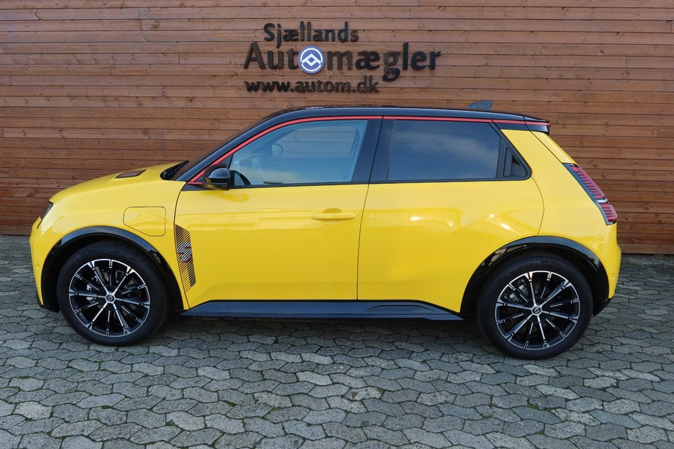 Renault 5 E-Tech 40 Iconic 5d