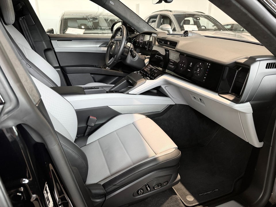 Porsche Cayenne Electric 5d