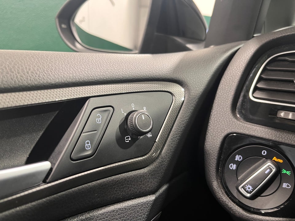 VW Golf VII 1,6 TDi 115 IQ.Drive Variant DSG 5d