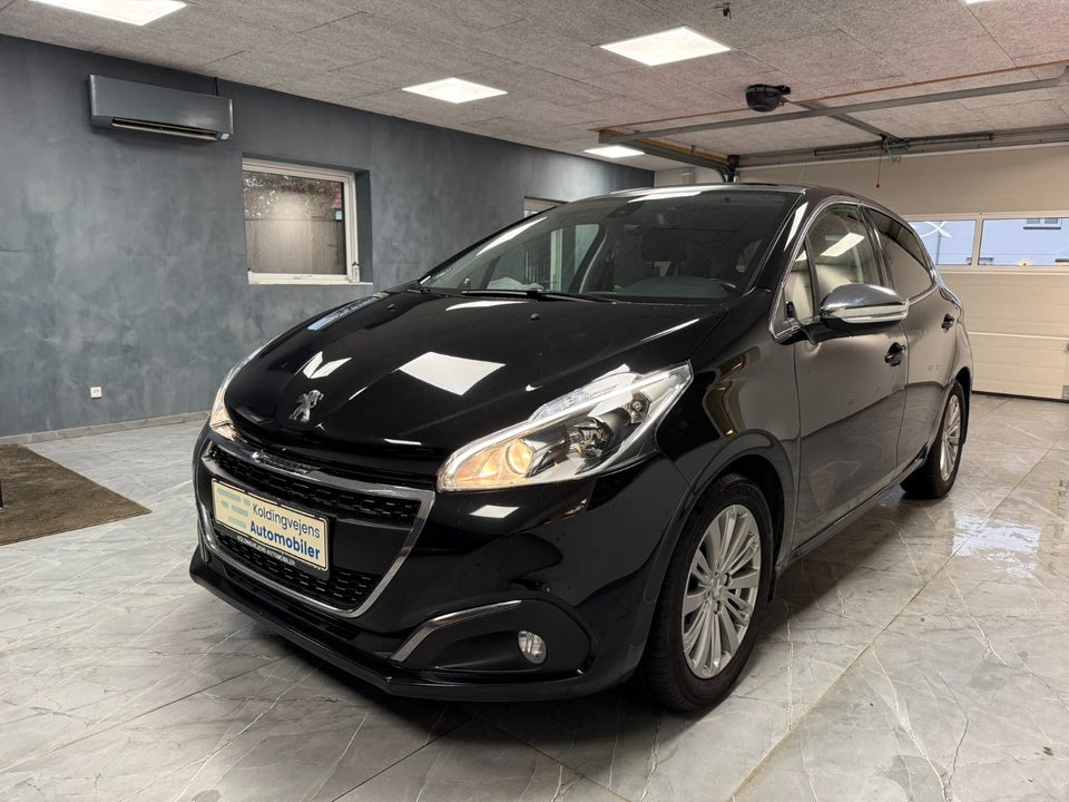 Peugeot 208 1,2 PureTech 82 Allure Sky 5d