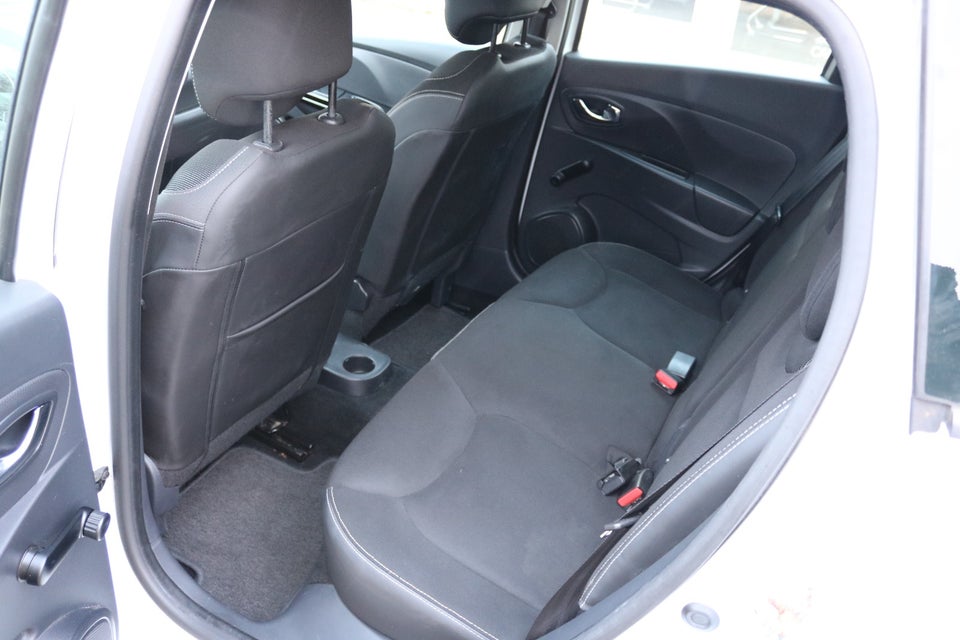 Renault Clio IV 0,9 TCe 90 Expression Sport Tourer 5d