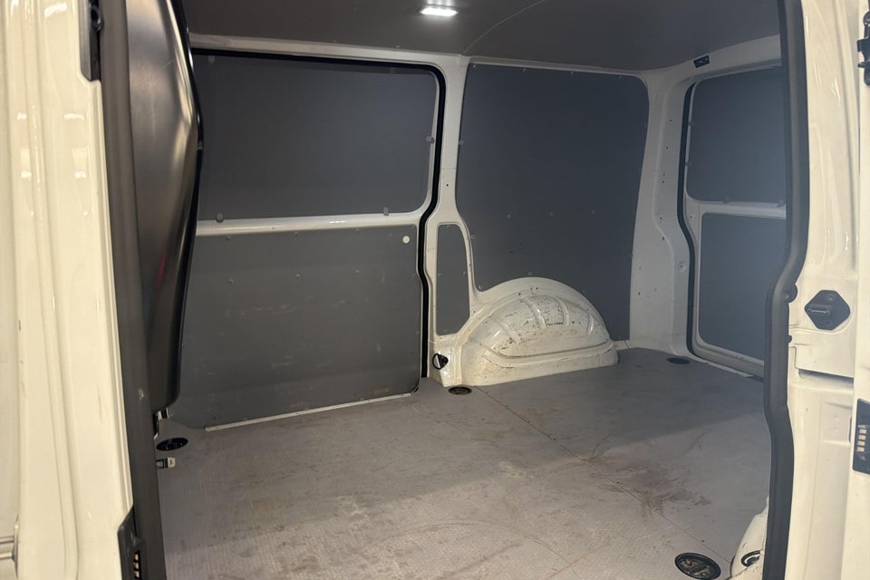 VW Transporter 2,0 TDi 150 Kassevogn DSG kort