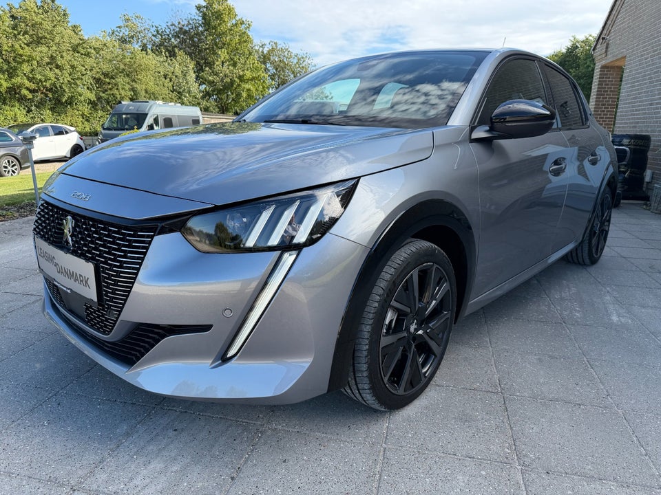 Peugeot e-208 50 GT 5d