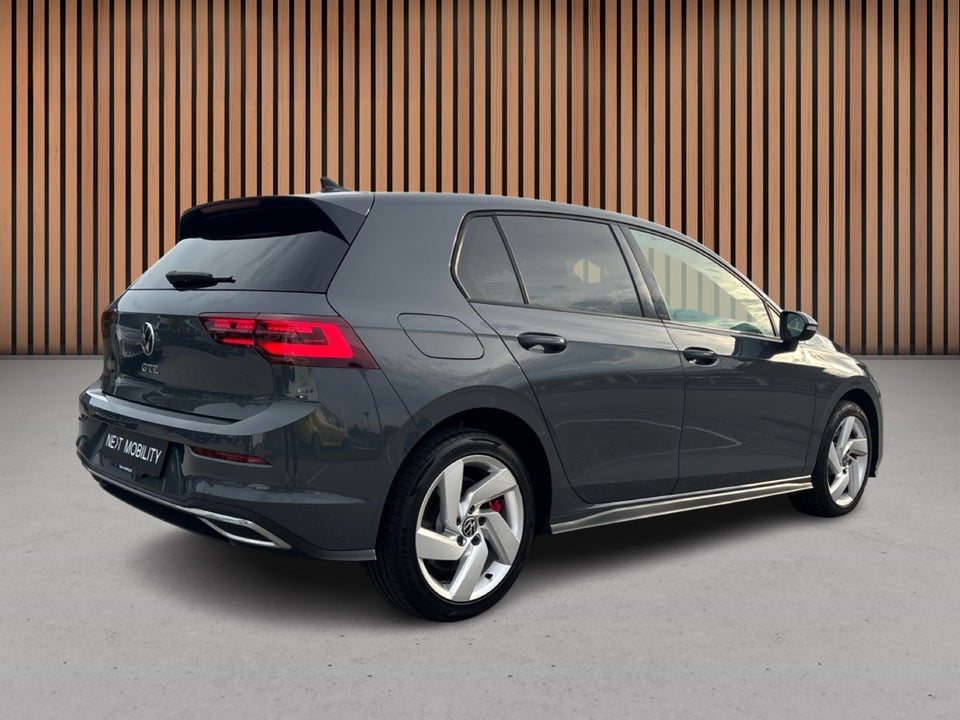 VW Golf VIII 1,4 GTE DSG 5d