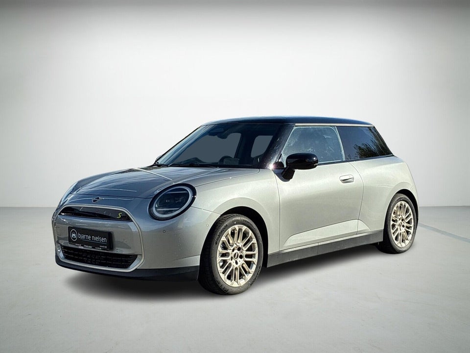 MINI Cooper SE Favoured Trim M 3d
