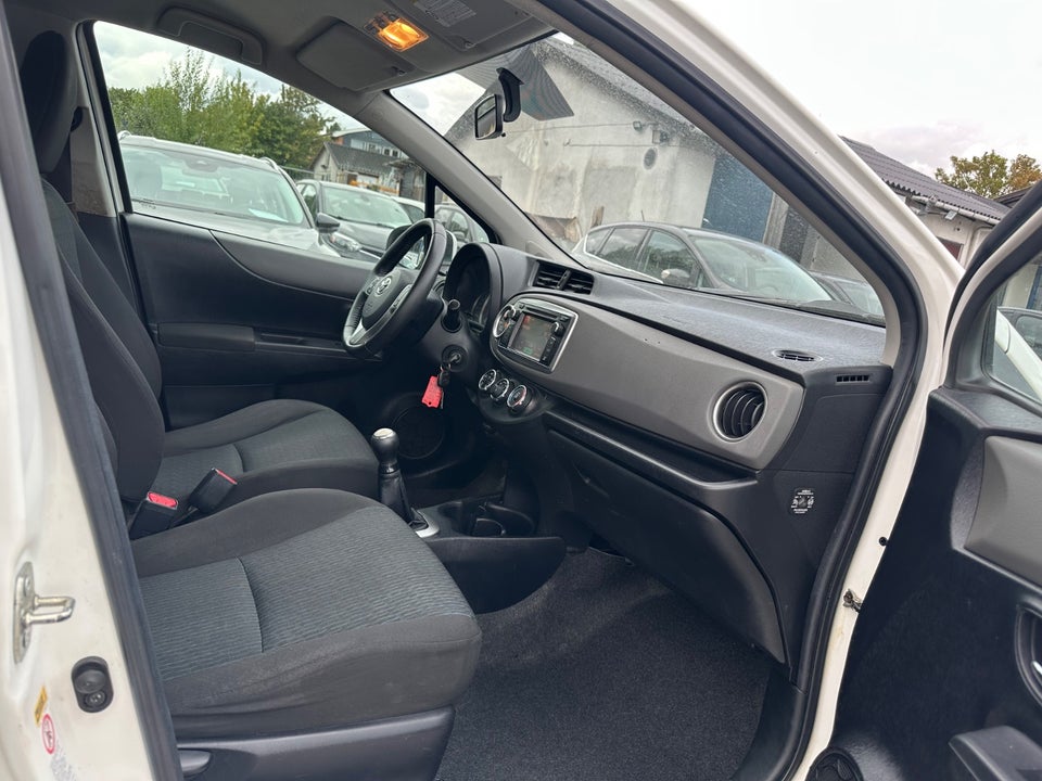 Toyota Yaris 1,0 VVT-i T2 Touch 5d