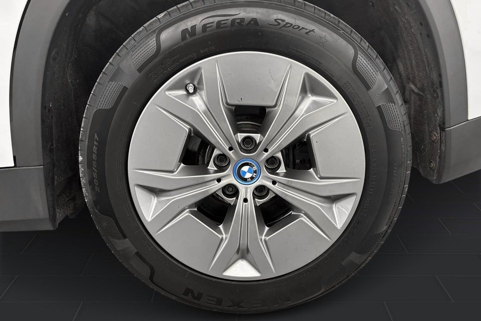 BMW iX1 xDrive30 X-Line 5d