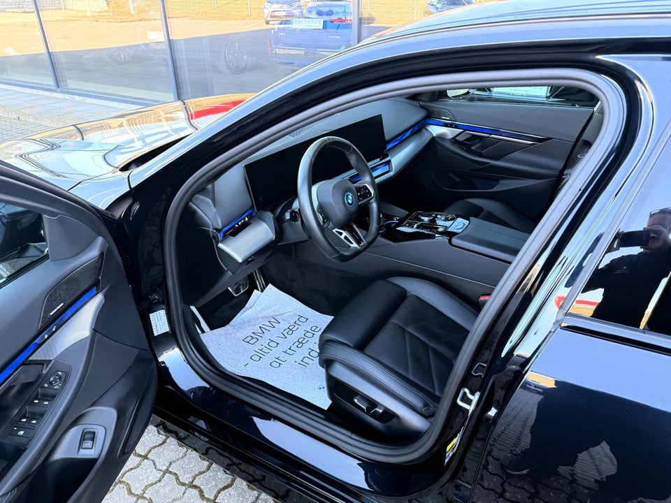 BMW i5 eDrive40 M-Sport 4d