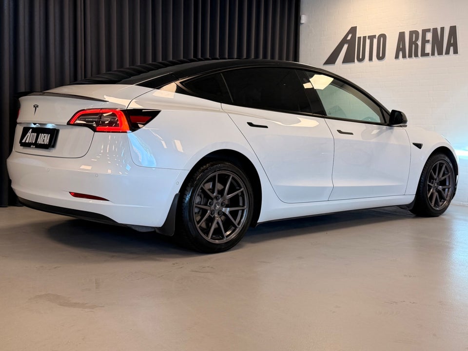 Tesla Model 3 Standard Range+ RWD 4d