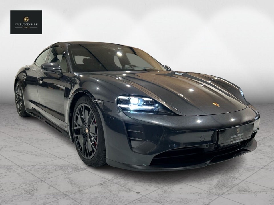 Porsche Taycan GTS Performance+  4d