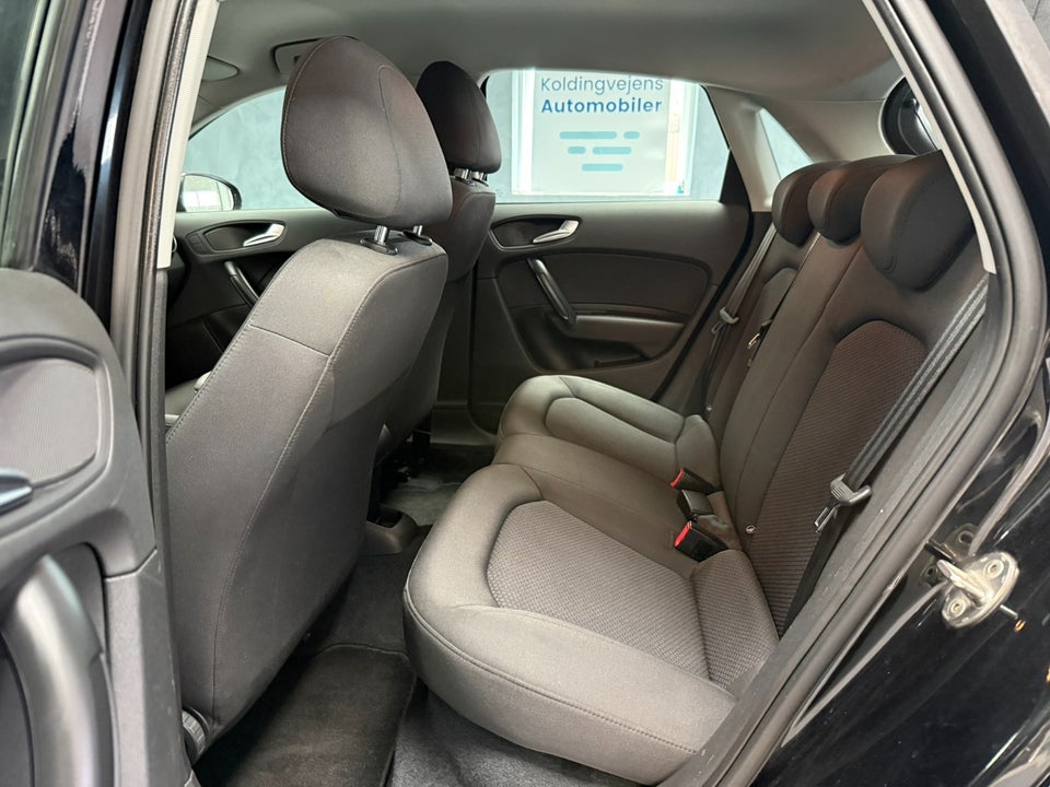 Audi A1 1,6 TDi 90 Attraction 3d