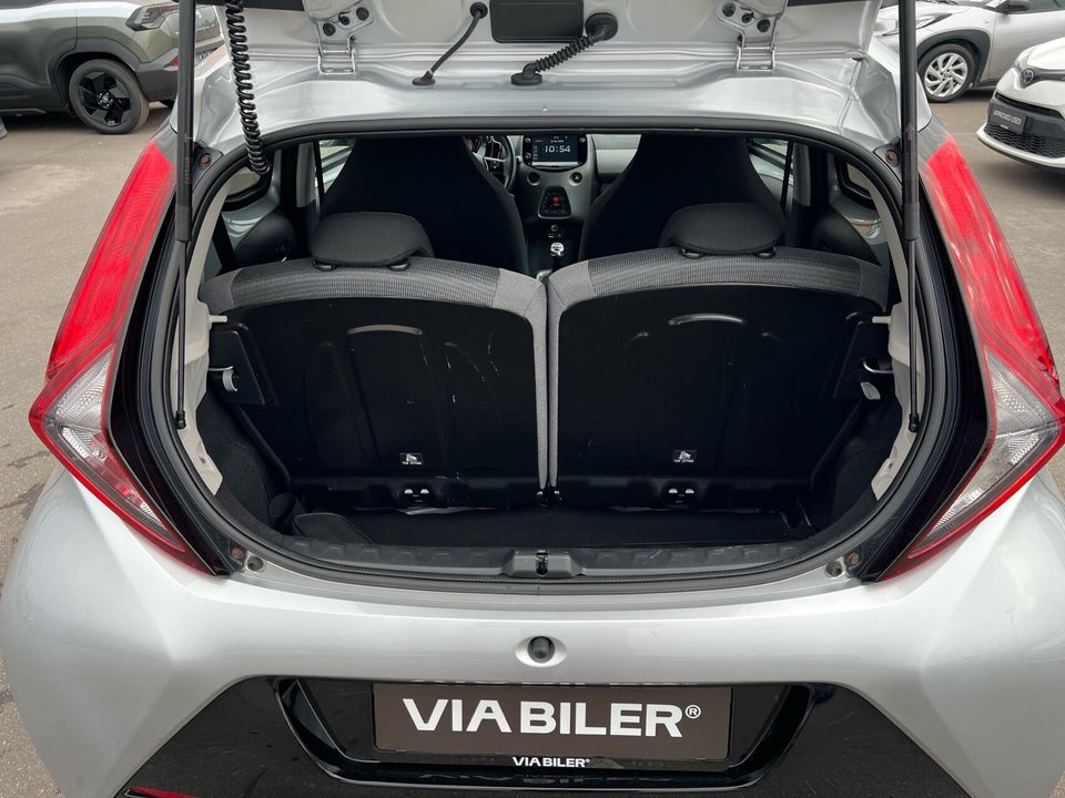 Toyota Aygo 1,0 VVT-i x-press 5d