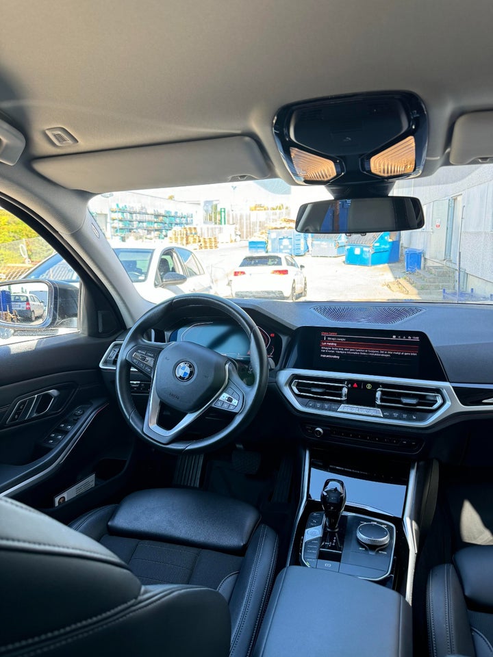 BMW 320i 2,0 Connected aut. 4d