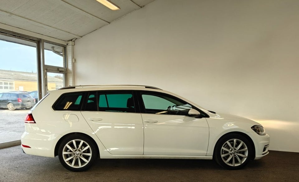 VW Golf VII 2,0 TDi 150 Highline Variant DSG 5d